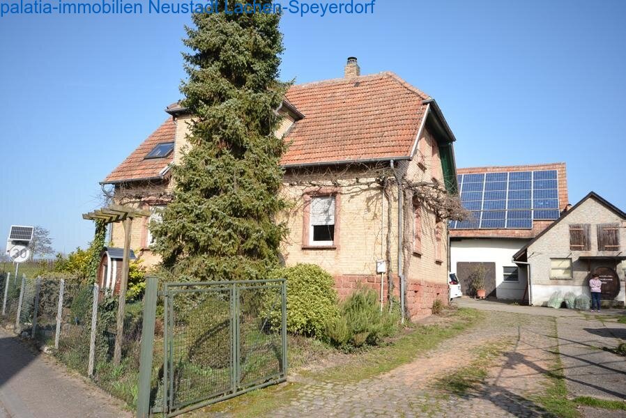 Haus mit zwei Wohneinheiten und 7000m² Grundstück Bornheim Haus mit zwei Wohneinheiten und 7000m² Grundstück Bornheim